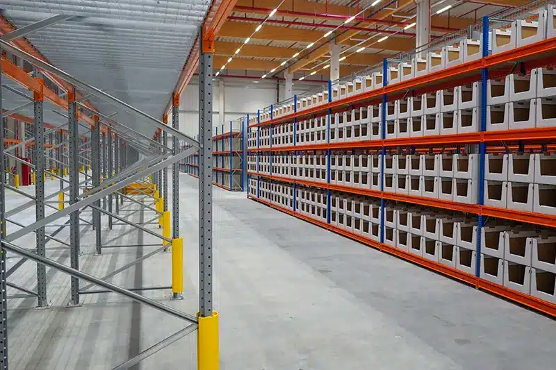 Heavy duty pallet racking system